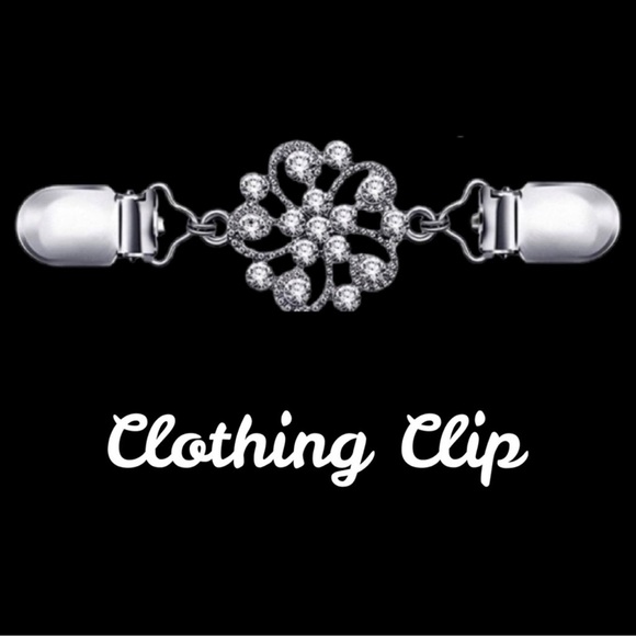 Jewelry - FLORAL SILVER CLOTHING CLIP CLEAR GEM FLOWER